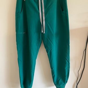 Hunter green figs joggers